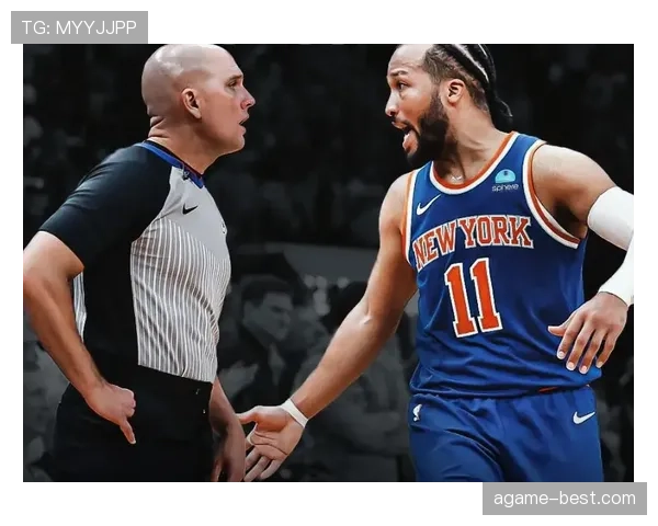 裁判为何在明显犯规下未判罚？解析争议判罚的规则依据