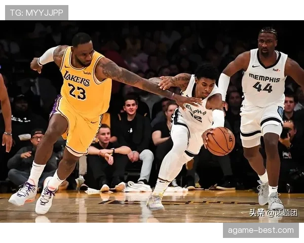詹姆斯无球跑动占比提升，改变湖人进攻结构